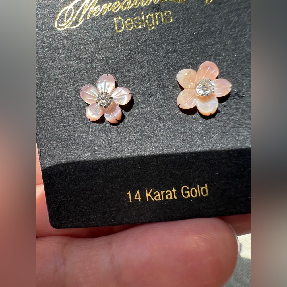 meredith leigh 14k gold Pink mother of pearl Flower Earrings